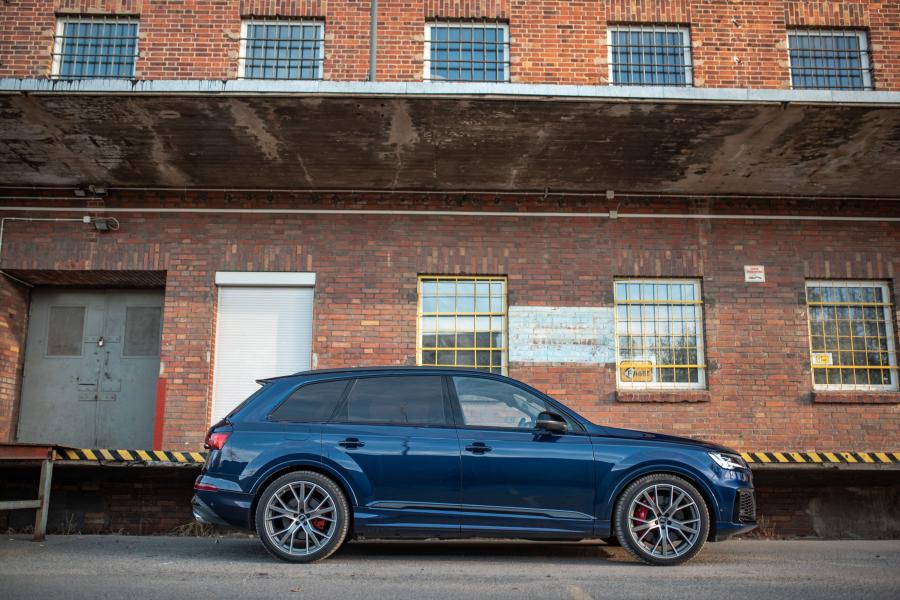  Audi SQ7 TDI (4M) 2019 года  (WW) (фото 26 из 40)